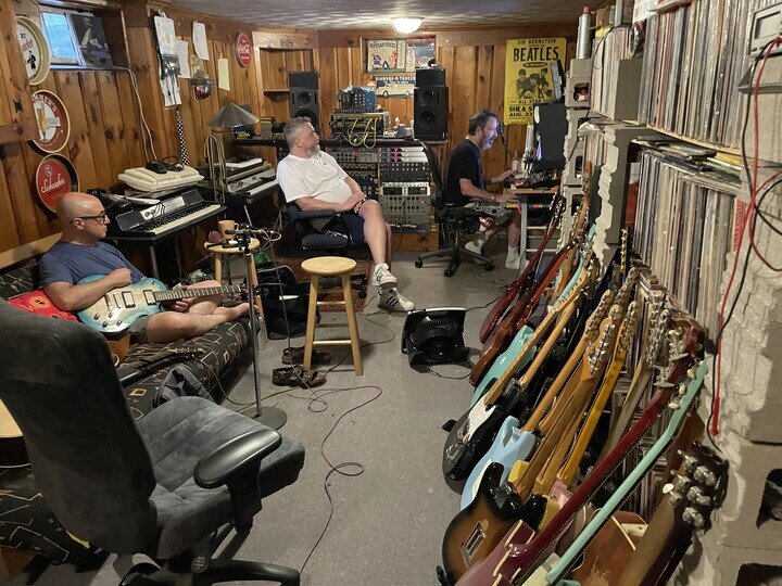 Jim Dan Ducky in his studio